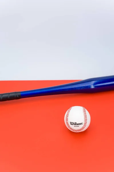 Inverigo Italy Dec 2021 Isolated Baseball Ball Bat Red Background — 스톡 사진