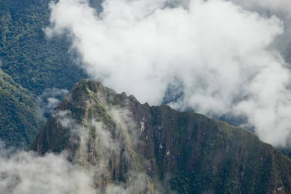 Una Hermosa Foto Montaña Machu Picchu Día Niebla —  Fotos de Stock