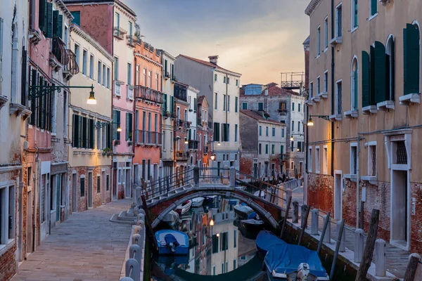 Venezia イタリア 2021年10月14日 ヴェネツィア イタリアの運河の美しい景色 — ストック写真