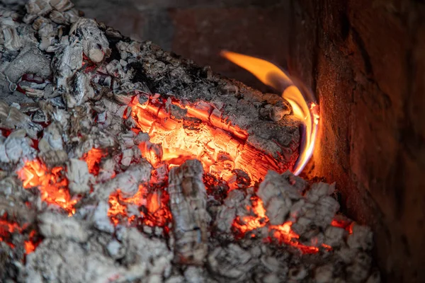 Closeup Burning Flaming Hot Coal Fireplace — Fotografia de Stock