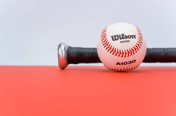 Inverigo Italy Dec 2021 Isolated Baseball Ball Bat Red Background — 스톡 사진