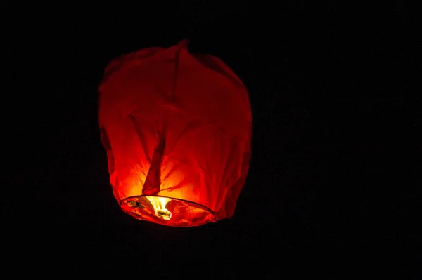 Een Prachtig Uitzicht Een Zwevende Lantaarn Aan Nachtelijke Hemel Festival — Stockfoto