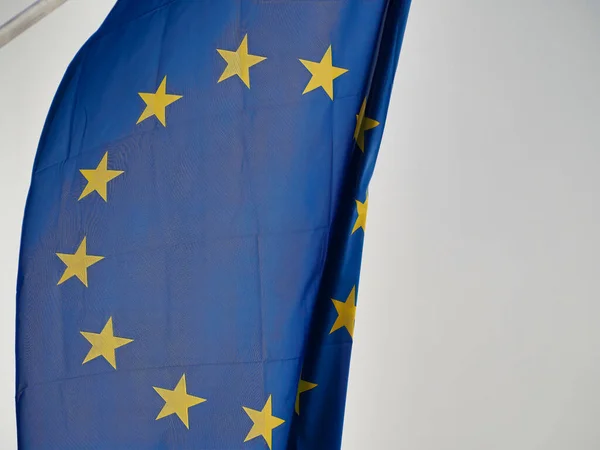 Zbliżenie Flagi Unii Europejskiej Maszcie Flagowym — Zdjęcie stockowe