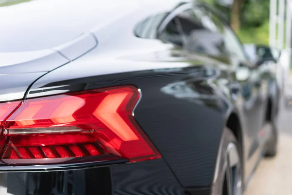 Close Backlight Carro Preto Moderno — Fotografia de Stock