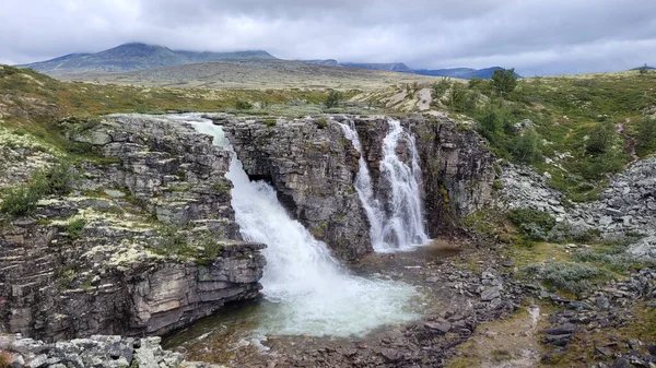 Eine Schöne Aufnahme Eines Wasserfalls Rondane Nationalpark Norwegen — Stockfoto