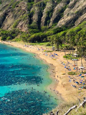 A beautiful view of Hanauma Bay in Honolulu, USA clipart