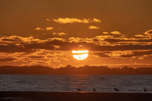 Scenic View Ocean Bright Sunset Sky Background — стоковое фото