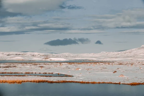 Beautiful View Lake Covered Snow Cloudy Sky — стоковое фото