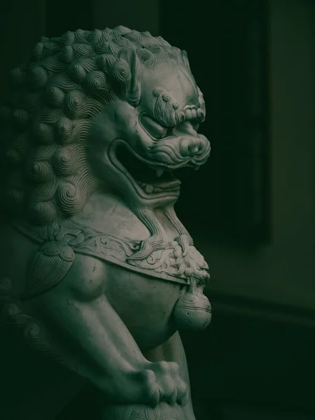 カルガリー カナダ 2021年11月1日 カルガリー市のライオンの伝統的な中国の彫刻の閉鎖 — ストック写真