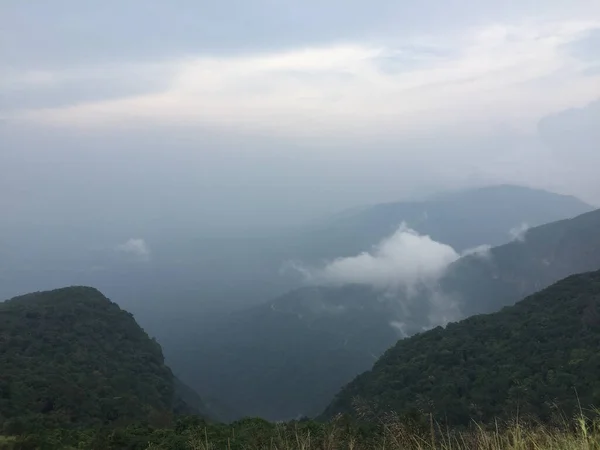 Beautiful View Lush Green Mountain Range Meghalaya Covered Clouds — Stockfoto