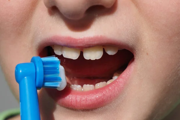 Little Child Washing Teeth Blue Toothbrush — Fotografia de Stock