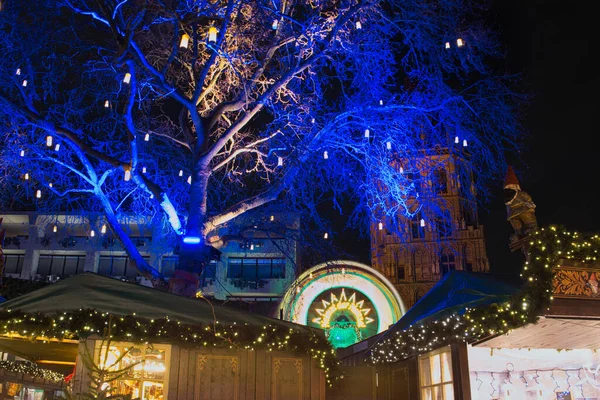 Köln Deutschland 2021 Bunt Beleuchteter Baum Auf Dem Kölner Weihnachtsmarkt — Stockfoto