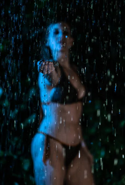 Una Attraente Donna Caucasica Con Bikini Sexy Parco Estivo — Foto Stock