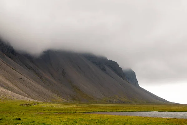 Uma Bela Vista Uma Paisagem Com Montanhas Colinas Sob Céu — Fotografia de Stock