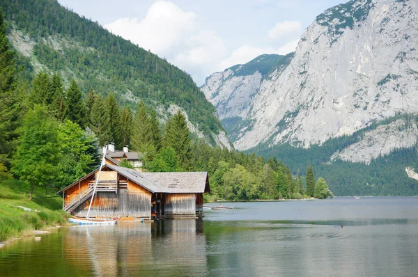 Aultaussee Áustria Novembro 2021 Edifício Hotel Junto Lago Montanhas Aultaussee — Fotografia de Stock