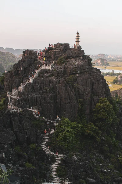 Vertical Shot Hang Mua Scenic Mountainside Spot Tourist Attraction Vietnam — Foto Stock