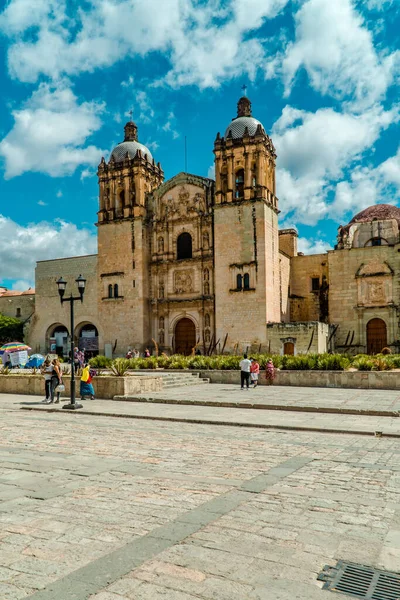 Oaxaca Mexico Lis 2021 Pionowy Widok Oszałamiającą Świątynię Santo Domingo — Zdjęcie stockowe