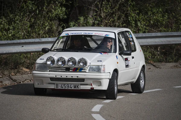 Barcelona Spanya Kasım 2021 Katalonya Bir Otoyolda Peugeot 205 Rallye — Stok fotoğraf