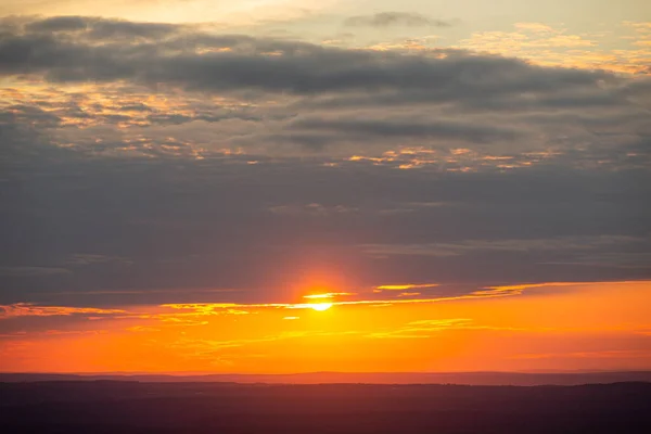 Hermoso Disparo Cielo Naranja Brillante Puesta Sol — Foto de Stock