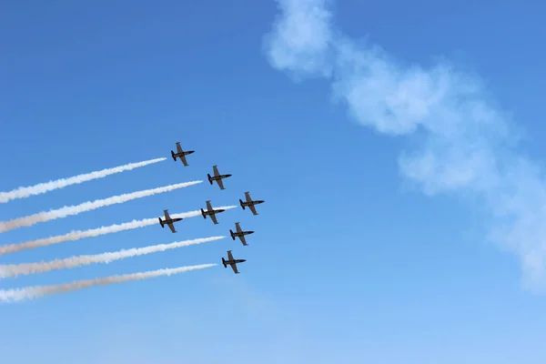 Una Vista Panorámica Grupo Aviones Volando Cielo Azul — Foto de Stock