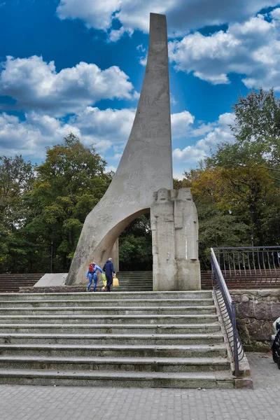 Kolberg Polónia Outubro 2021 Retrato Vertical Monumento Casamento Com Céu — Fotografia de Stock
