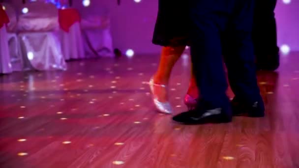 Táncoló Párok Színpadon Alacsony Rész — Stock videók