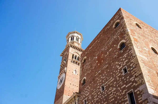 Verona Italia Mayo 2016 Exterior Una Antigua Catedral Con Una —  Fotos de Stock