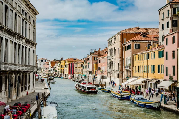 Schöne Aufnahme Eines Kanals Mit Mittelalterlichen Gebäuden Venedig Italien — Stockfoto