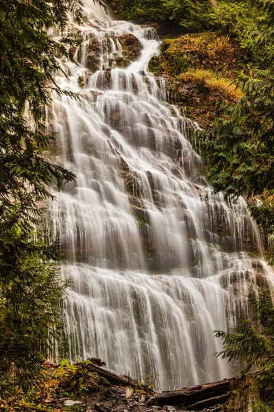 Vertical View Bridal Veil Falls Chilliwack Canada — Stockfoto