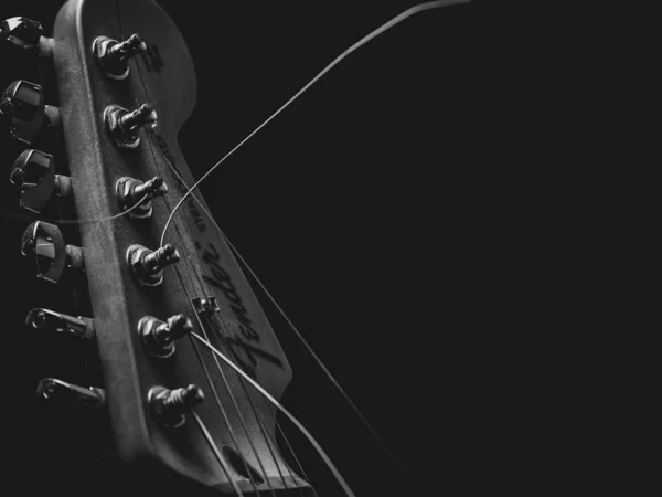 Airdrie Canada Oct 2021 Closeup Grayscale Fender Stratocaster Guitar Headstock — стокове фото