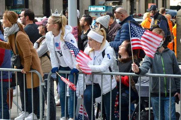 New York Stati Uniti Novembre 2021 Persone Con Bandiere Alla — Foto Stock