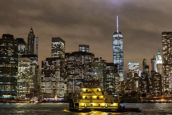 View Lower Manhattan World Trade One Building Surrounding Brooklyn Bridge — Stock Photo, Image