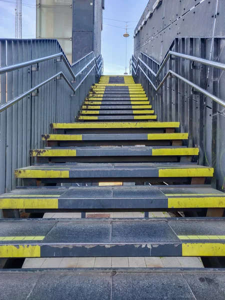 View Metal Stairs Yellow Signs Ladder Ship Light Sky — Stock Photo, Image