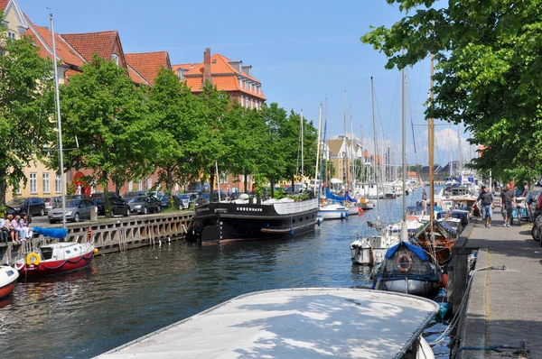 Copenhagen Dinamarca 2021 Barcos Canal Christianshavn Copenhague Dinamarca — Foto de Stock