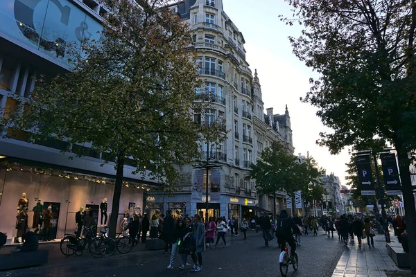 Antwerp Belgien Okt 2019 Utsikt Över Meir Shoppinggata Med Människor — Stockfoto