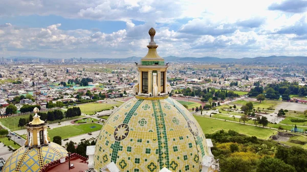 Красивый Вид Купол Церкви Cholula Mexico Пирамиде Пуэбле — стоковое фото