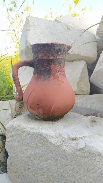 Earthen Pitcher Rock Outdoors — Stockfoto