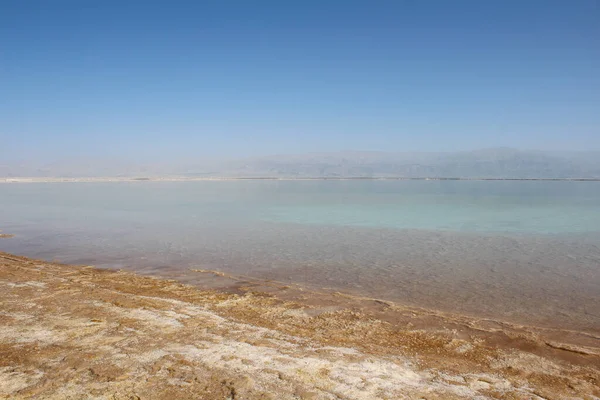 이스라엘 해변에서 바라본 호수의 — 스톡 사진