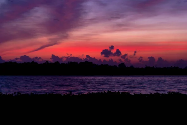 Uno Splendido Scenario Cielo Con Colori Del Tramonto Sul Mare — Foto Stock