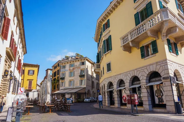 Verona Italy May 2016 Buildings Shops Restaurants City Center Verona — Stock Photo, Image