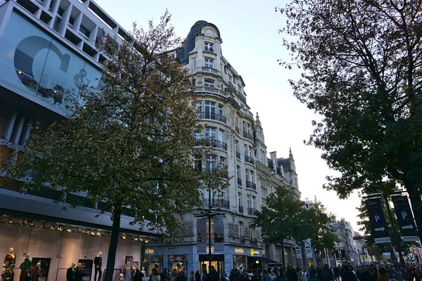 Antwerp Belgien Okt 2019 Låg Vinkel Byggnader Meir Shopping Street — Stockfoto