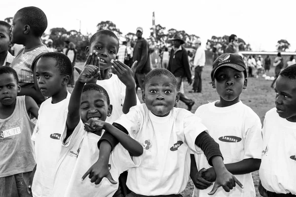 Johanesburg África Sul Agosto 2021 Uma Foto Tons Cinza Crianças — Fotografia de Stock