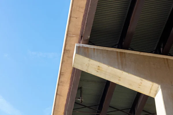 吊り橋の基柱 — ストック写真