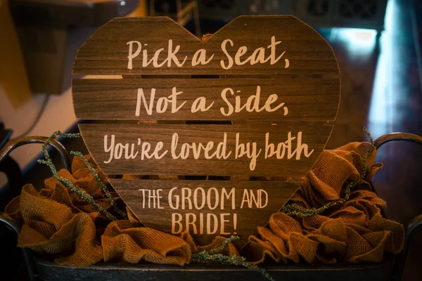Closeup Shot Wooden Sign Seating Wedding — Foto Stock
