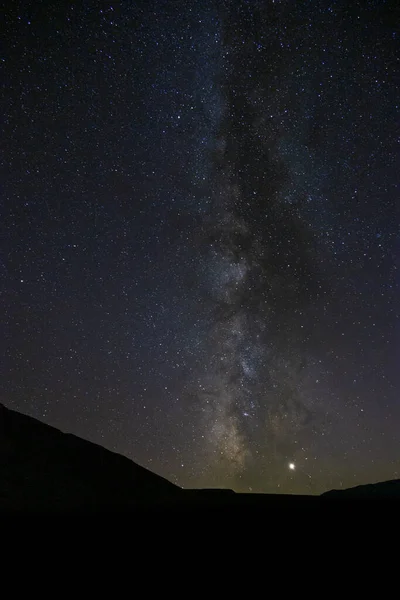 Plan Vertical Ciel Nocturne Dans Parc National Vallée Mort Nevada — Photo