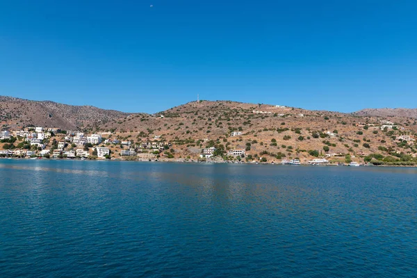 Uma Vista Costa Montanhosa Ilha Creta Através Mar Pacífico Grécia — Fotografia de Stock