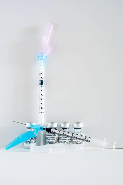 Plasencia Spanyolország 2021 Június Eredeti Comirnaty Injekciós Üvegek Biontech Pfizer — Stock Fotó