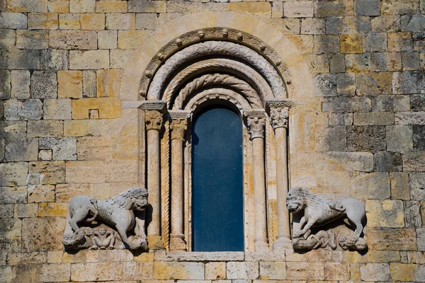 Een Prachtig Uitzicht Architectuur Middeleeuwse Stad Besalu Catalonië Grijswaarden — Stockfoto
