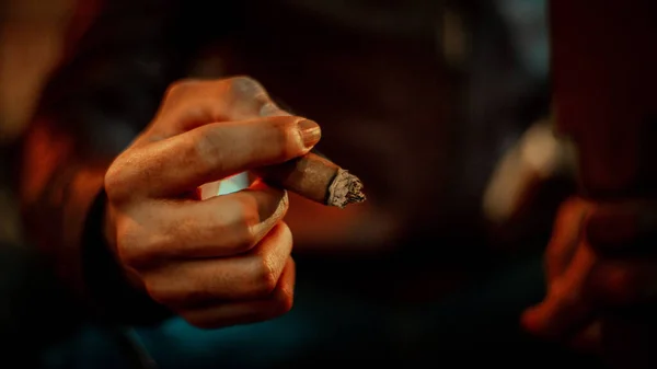 Guy Showing His Cigar Sign Friendship — Foto Stock