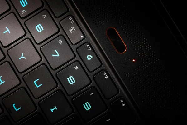 黒いノートパソコンのキーボードの閉鎖 — ストック写真